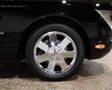 2003 Ford Thunderbird Deluxe   - Photo 18 - Peoria, IL 61615