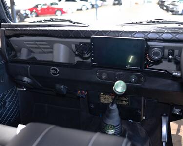 1997 Land Rover Defender 110   - Photo 33 - Peoria, IL 61615