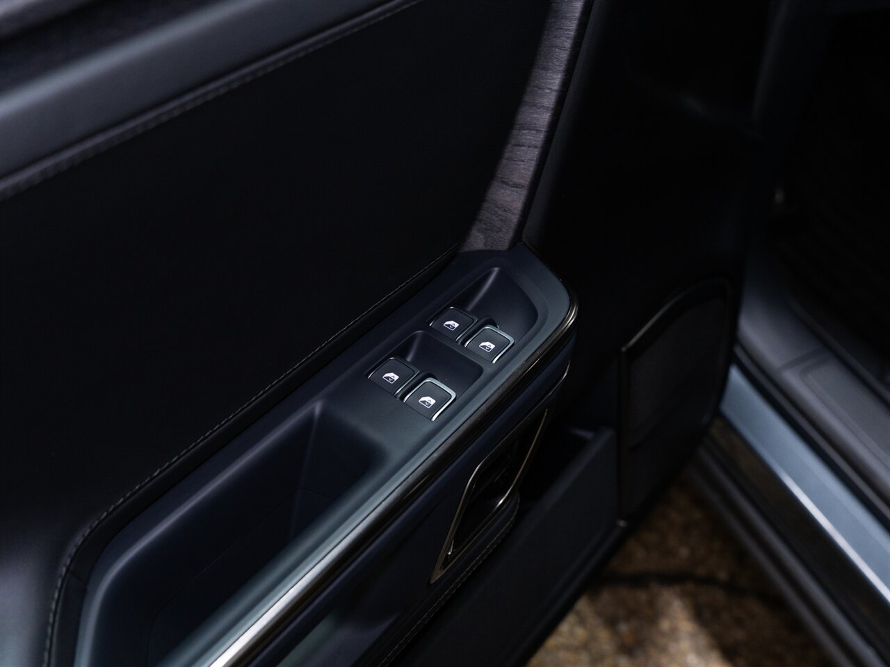 2022 Rivian R1S Launch Edition - Photo 38 - Peoria, IL 61615