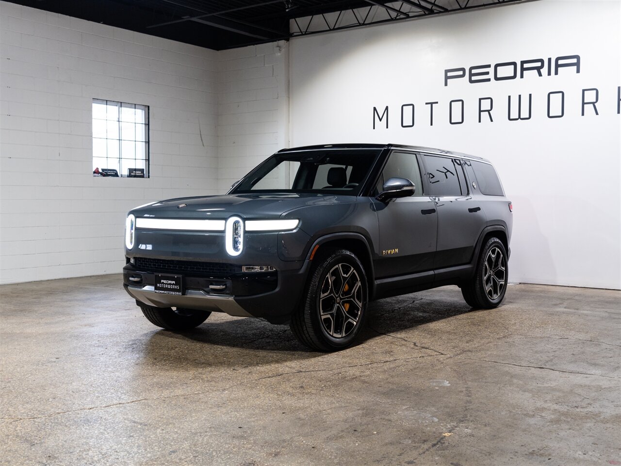 2022 Rivian R1S Launch Edition - Photo 3 - Peoria, IL 61615