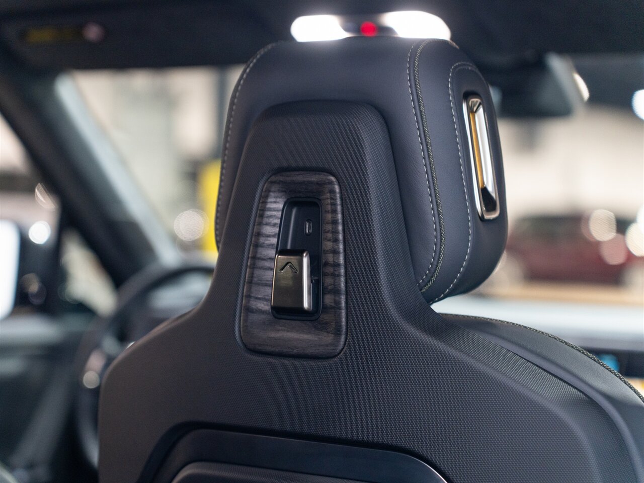 2022 Rivian R1S Launch Edition - Photo 10 - Peoria, IL 61615