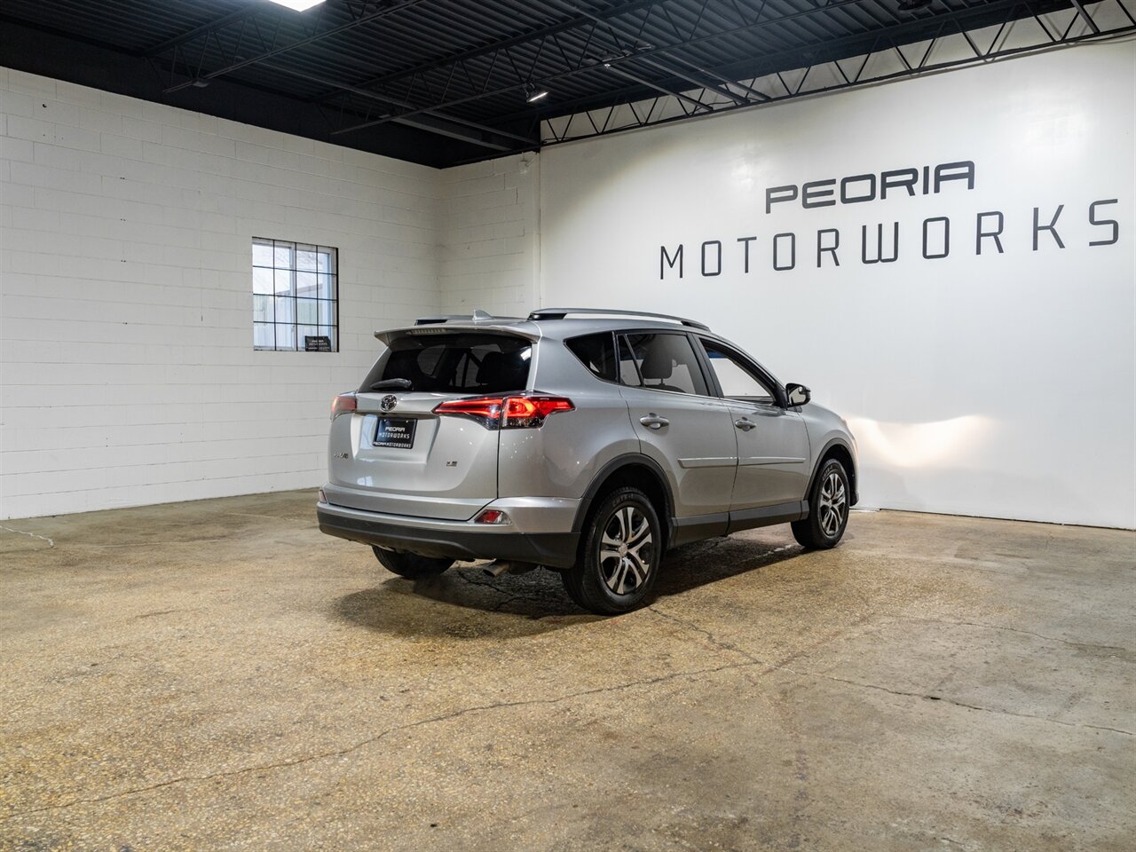 2018 Toyota RAV4 LE   - Photo 7 - Peoria, IL 61615