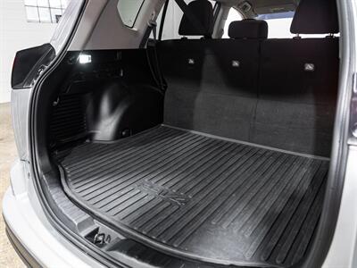2018 Toyota RAV4 LE   - Photo 16 - Peoria, IL 61615