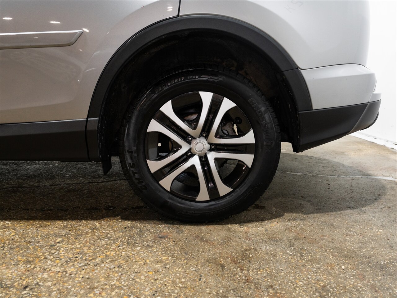 2018 Toyota RAV4 LE   - Photo 13 - Peoria, IL 61615