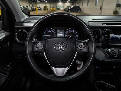 2018 Toyota RAV4 LE   - Photo 18 - Peoria, IL 61615