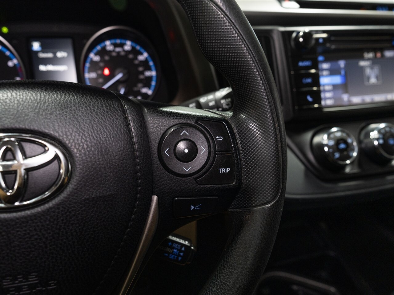 2018 Toyota RAV4 LE   - Photo 19 - Peoria, IL 61615