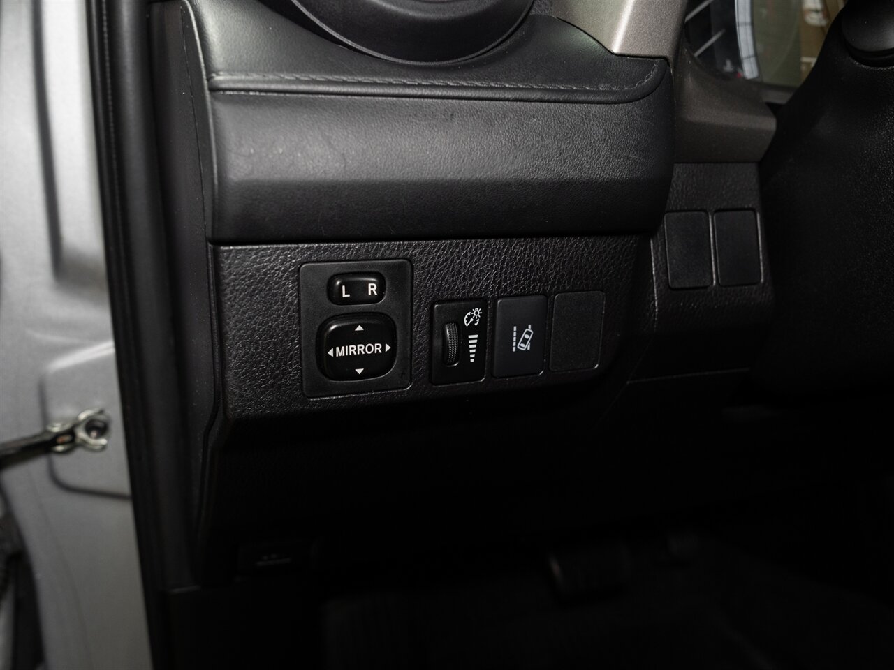 2018 Toyota RAV4 LE   - Photo 26 - Peoria, IL 61615