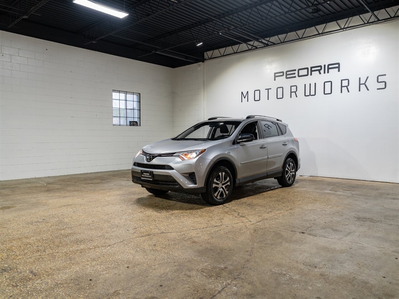 2018 Toyota RAV4 LE   - Photo 4 - Peoria, IL 61615
