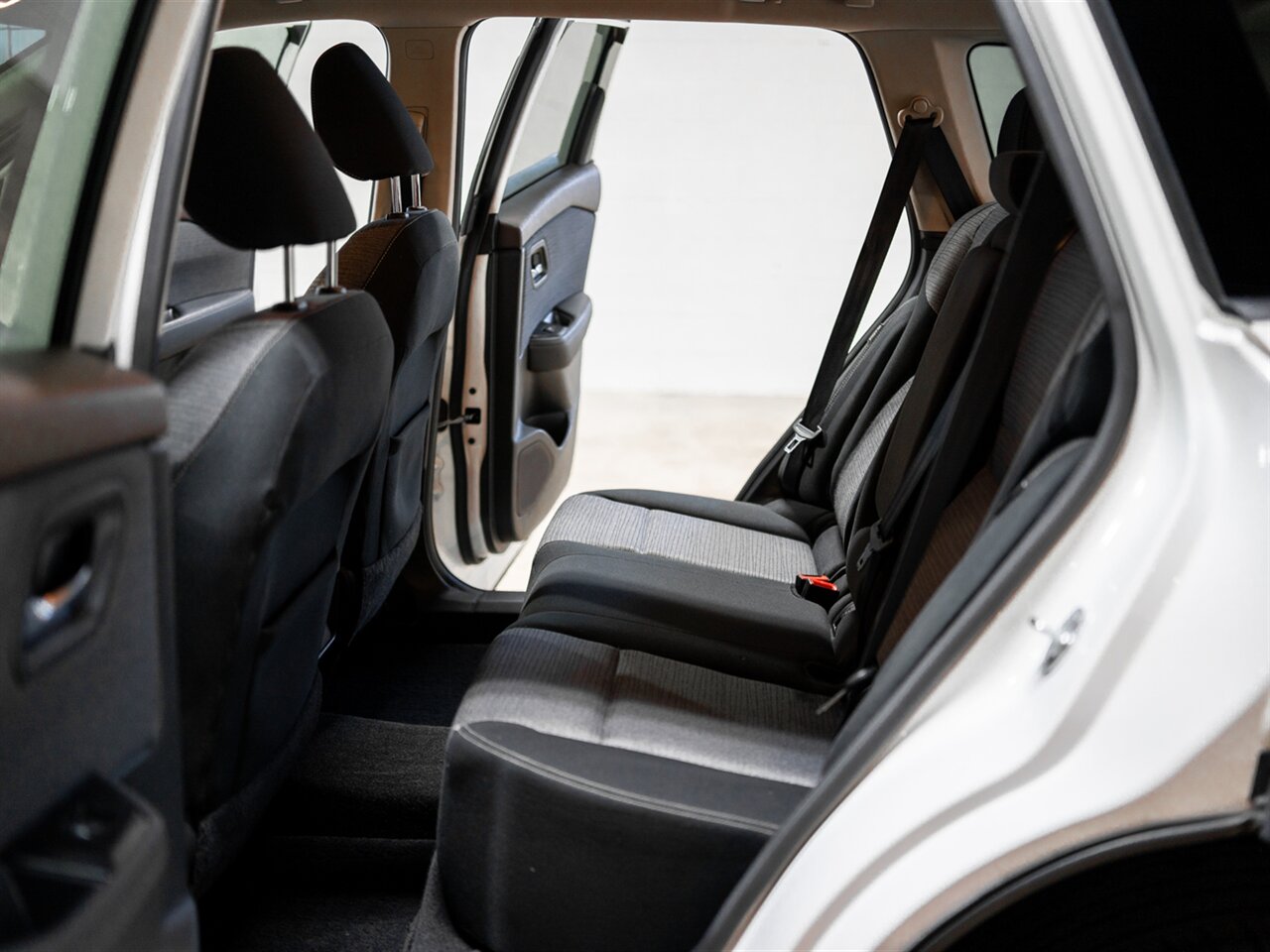 2021 Nissan Rogue SV   - Photo 35 - Peoria, IL 61615