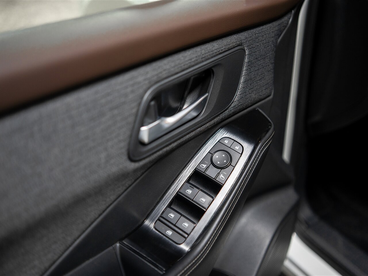 2021 Nissan Rogue SV   - Photo 27 - Peoria, IL 61615