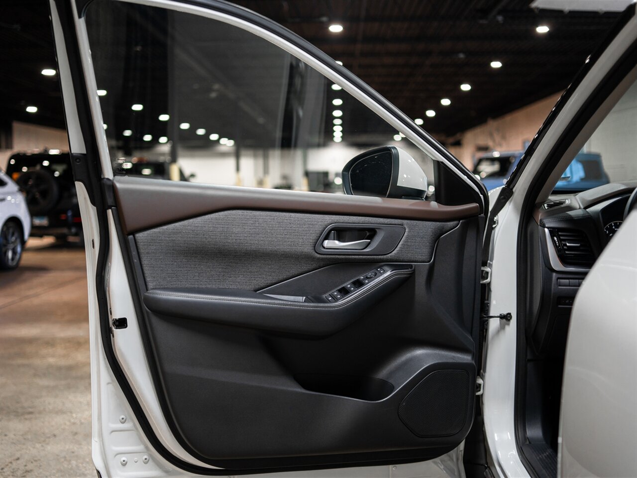 2021 Nissan Rogue SV   - Photo 41 - Peoria, IL 61615