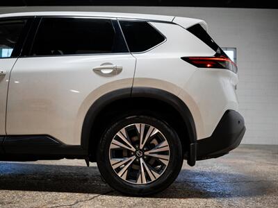 2021 Nissan Rogue SV   - Photo 8 - Peoria, IL 61615