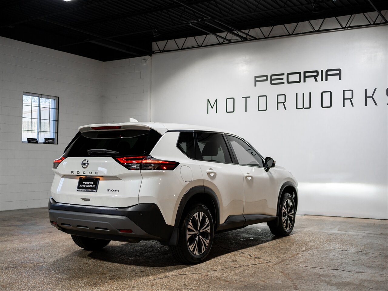 2021 Nissan Rogue SV   - Photo 11 - Peoria, IL 61615