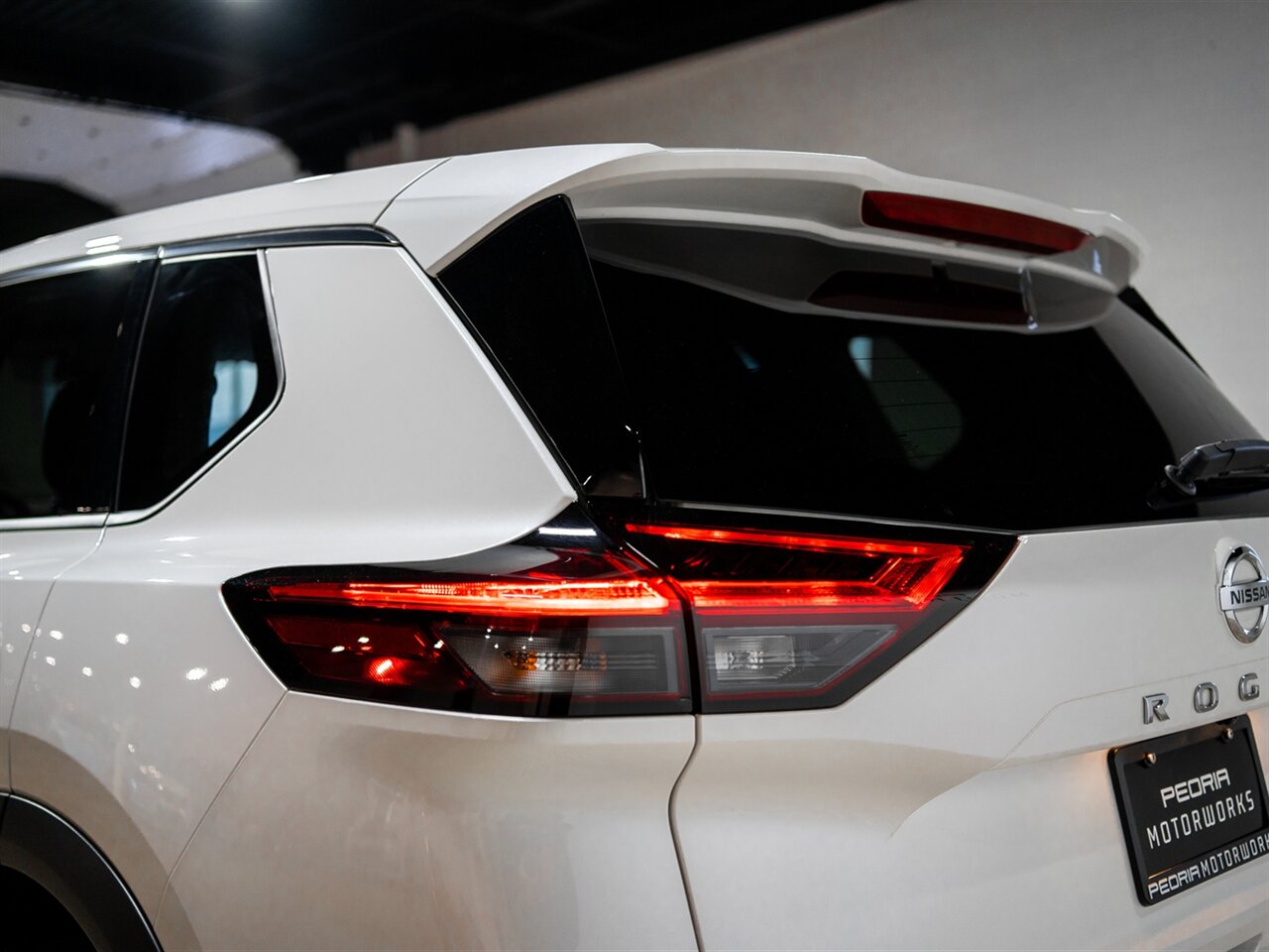 2021 Nissan Rogue SV   - Photo 18 - Peoria, IL 61615