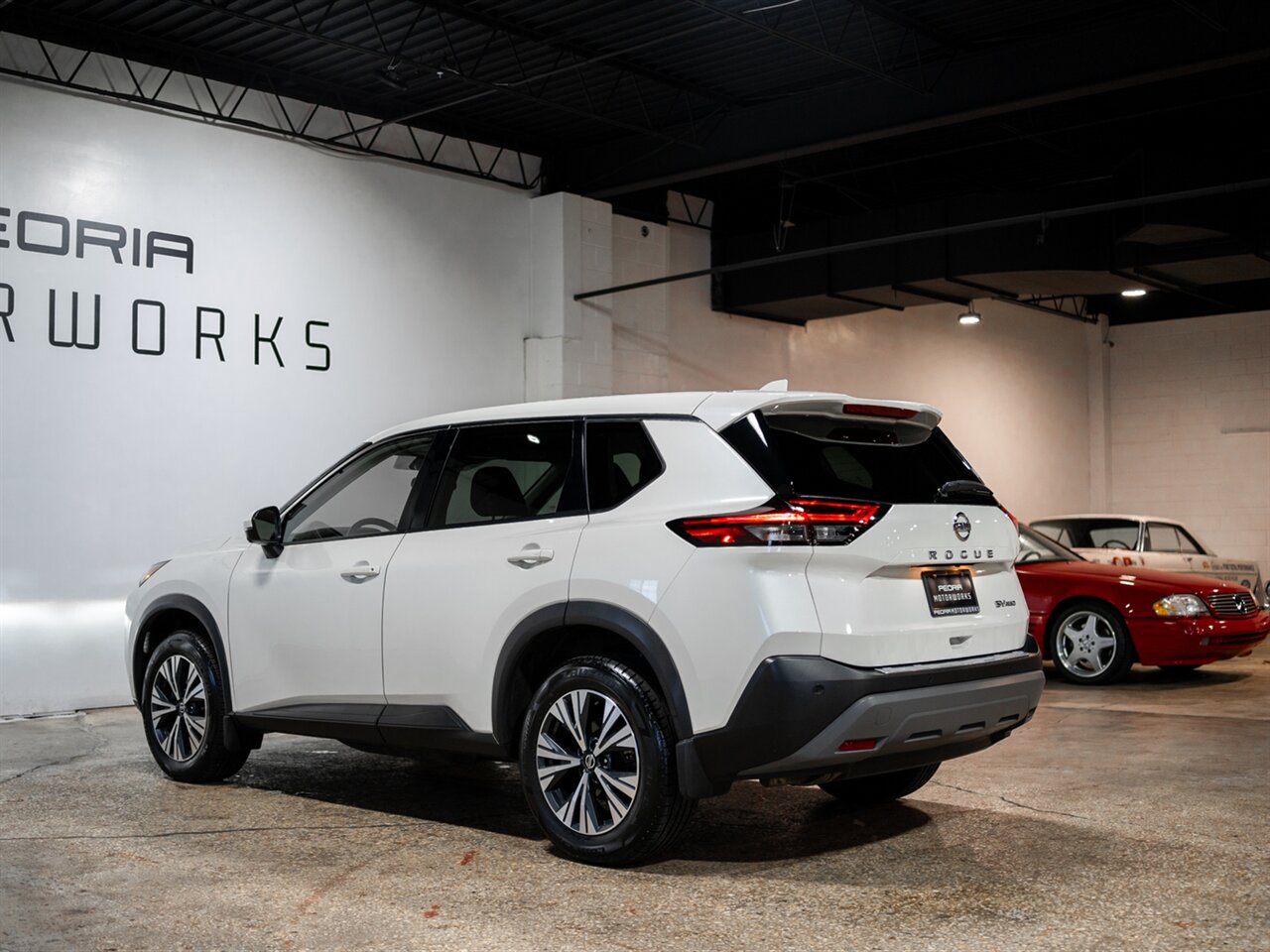 2021 Nissan Rogue SV   - Photo 12 - Peoria, IL 61615
