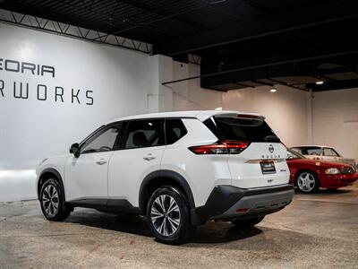 2021 Nissan Rogue SV   - Photo 12 - Peoria, IL 61615
