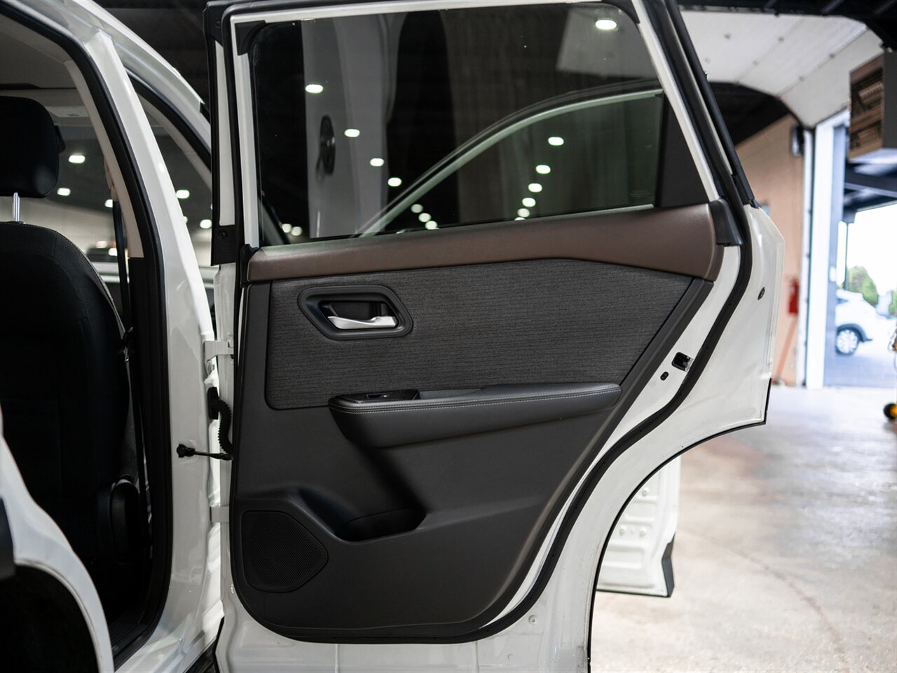 2021 Nissan Rogue SV   - Photo 40 - Peoria, IL 61615