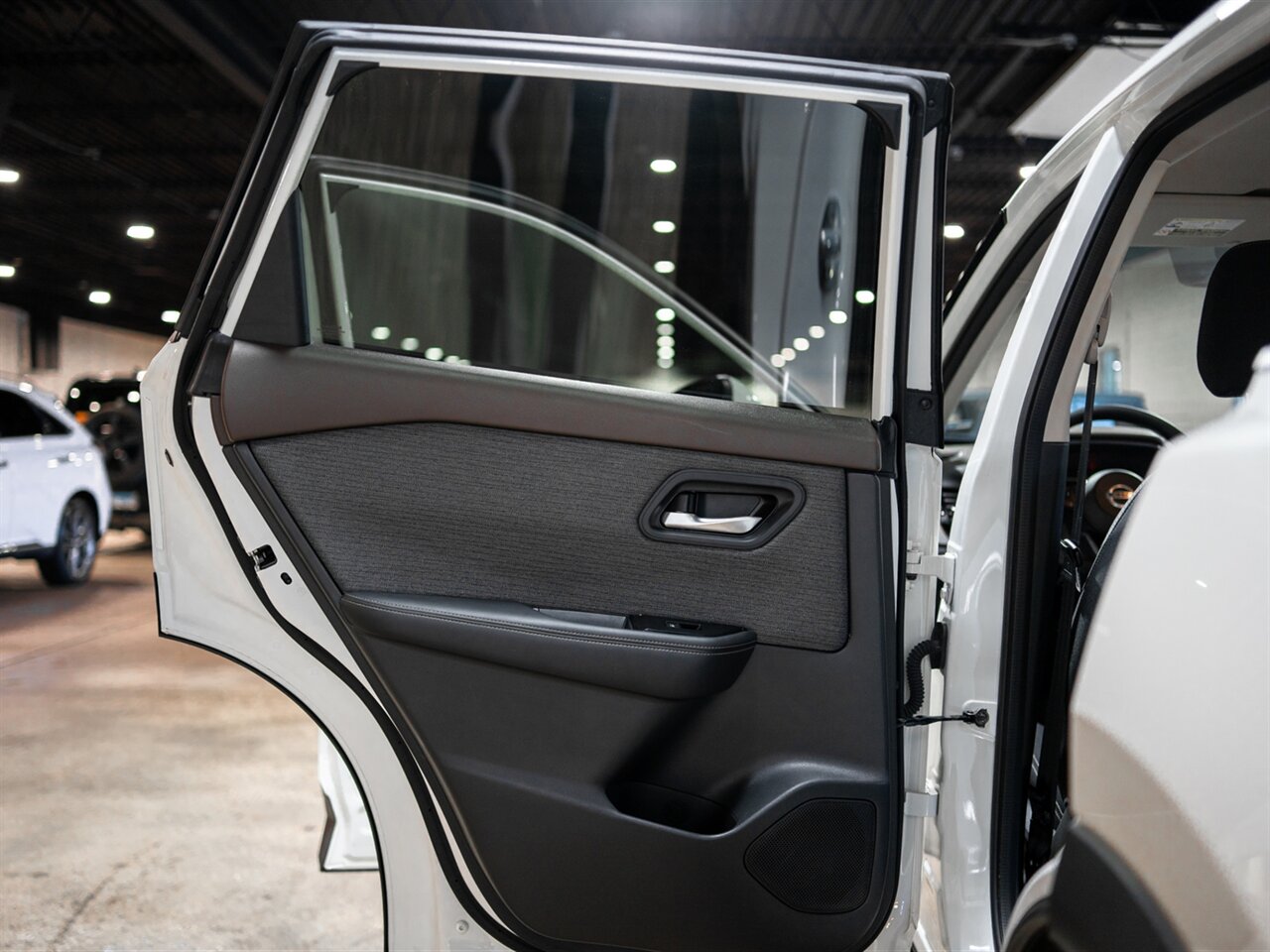 2021 Nissan Rogue SV   - Photo 39 - Peoria, IL 61615