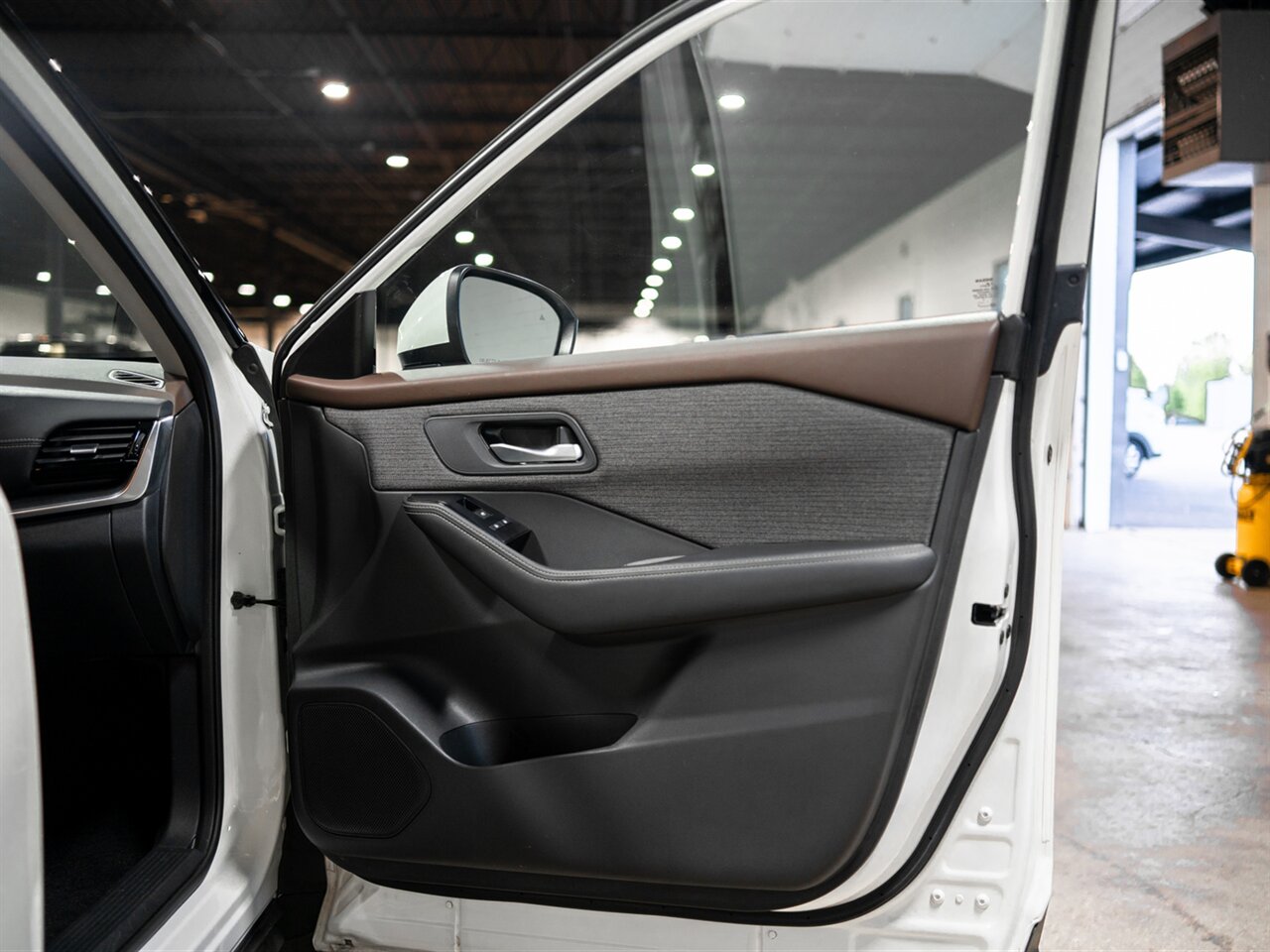 2021 Nissan Rogue SV   - Photo 38 - Peoria, IL 61615
