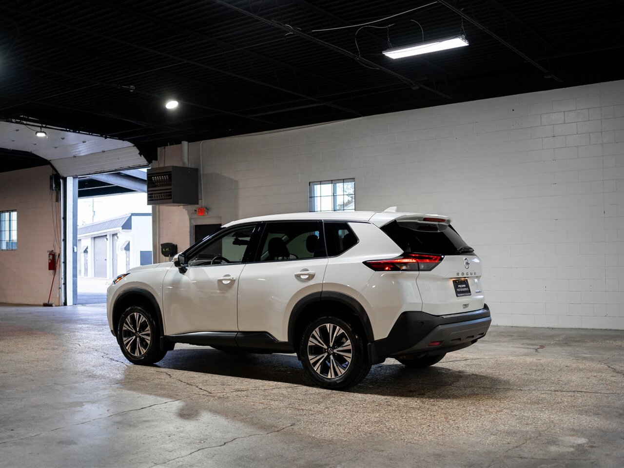 2021 Nissan Rogue SV   - Photo 6 - Peoria, IL 61615