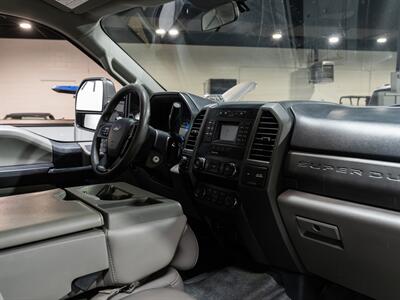 2019 Ford F-350 Super Duty XL   - Photo 16 - Peoria, IL 61615