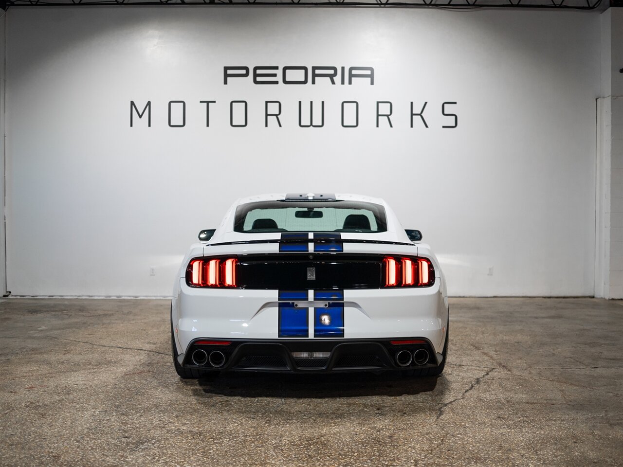 2016 Ford Mustang Shelby GT350   - Photo 10 - Peoria, IL 61615