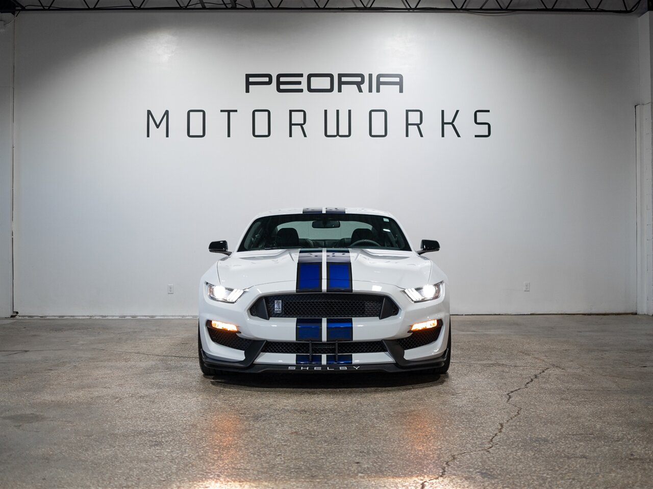 2016 Ford Mustang Shelby GT350   - Photo 2 - Peoria, IL 61615