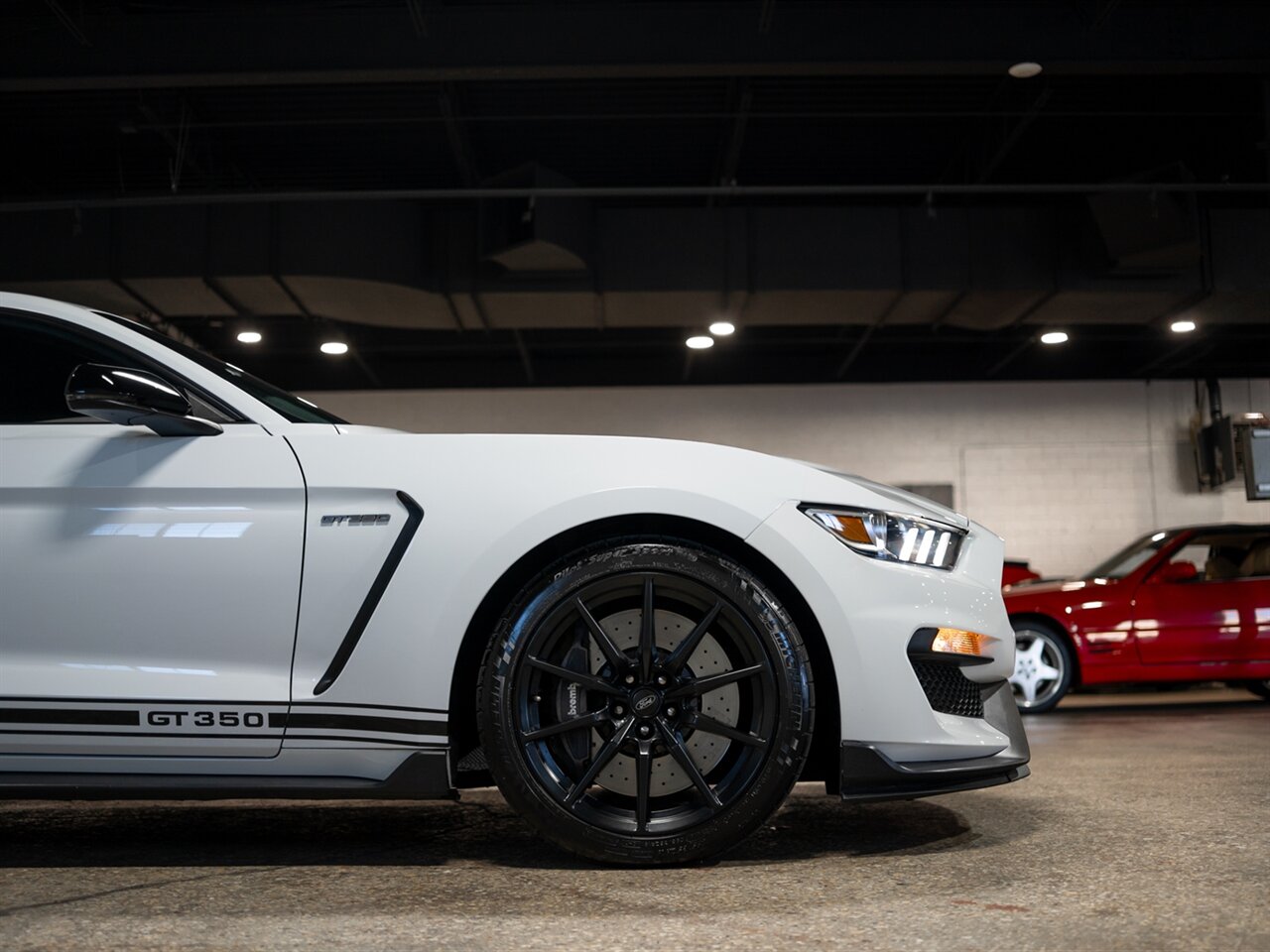 2016 Ford Mustang Shelby GT350   - Photo 13 - Peoria, IL 61615