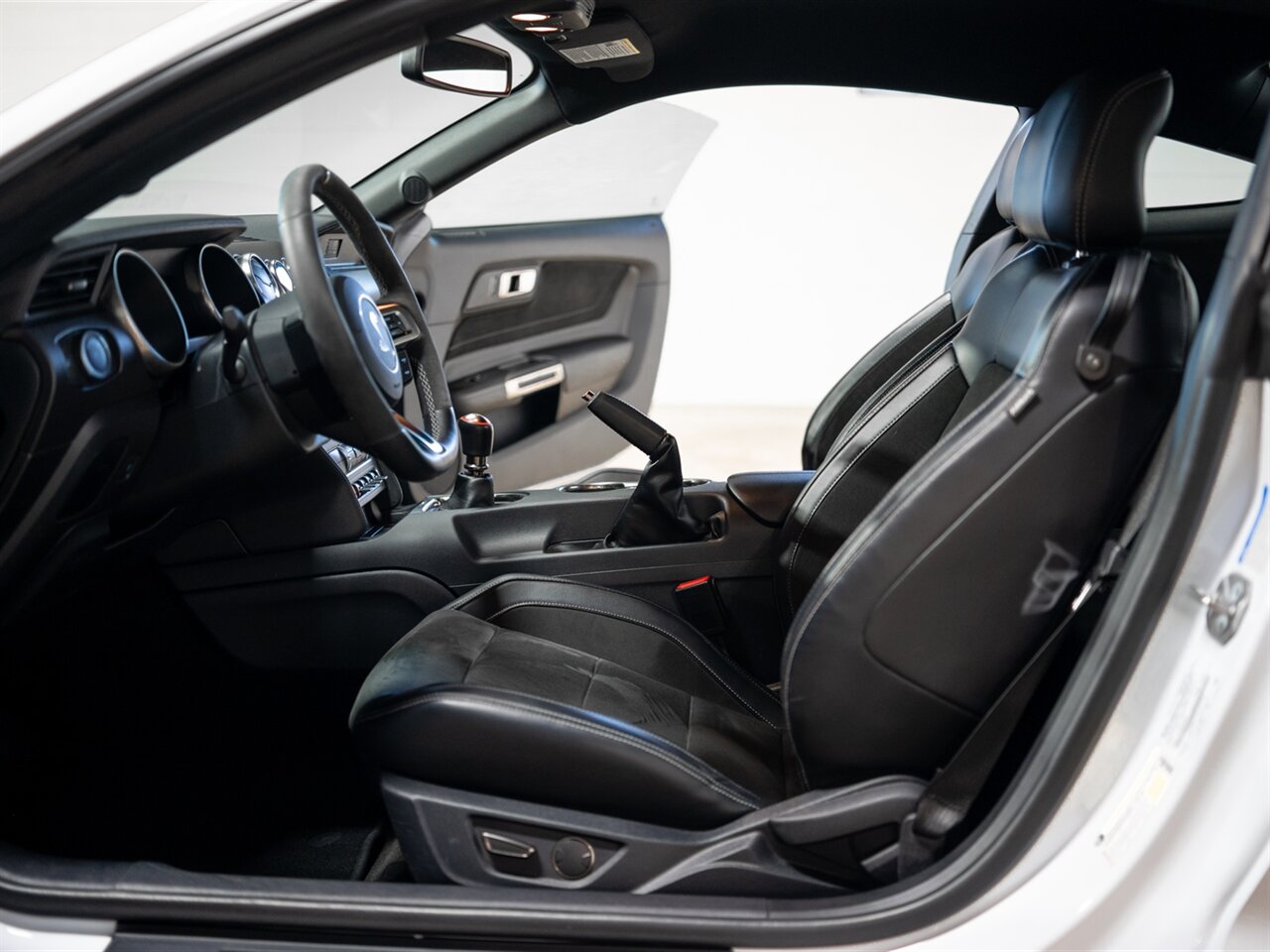2016 Ford Mustang Shelby GT350   - Photo 33 - Peoria, IL 61615