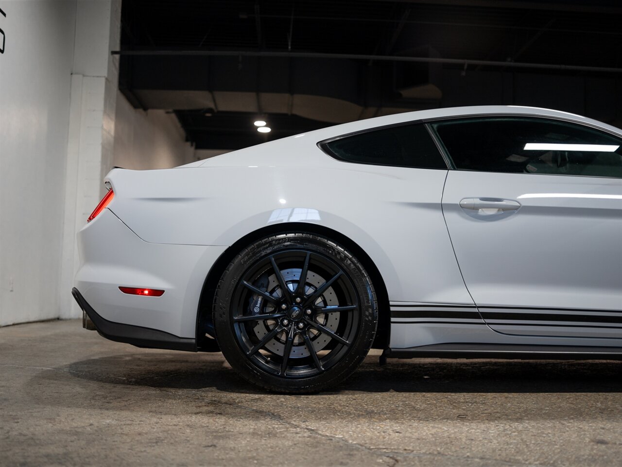 2016 Ford Mustang Shelby GT350   - Photo 12 - Peoria, IL 61615