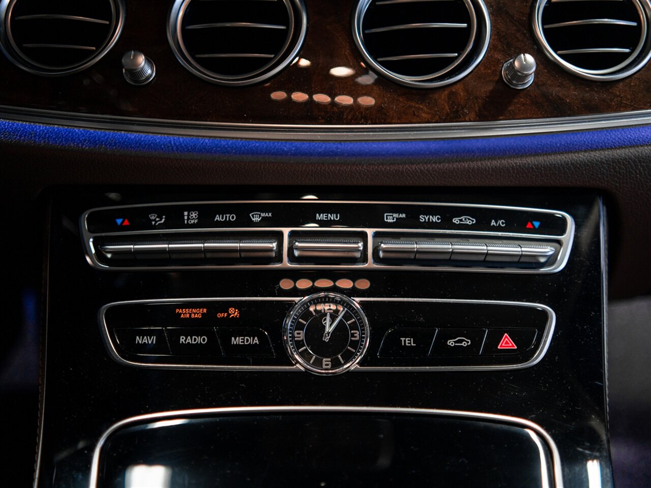 2017 Mercedes-Benz E 300 - Photo 24 - Peoria, IL 61615