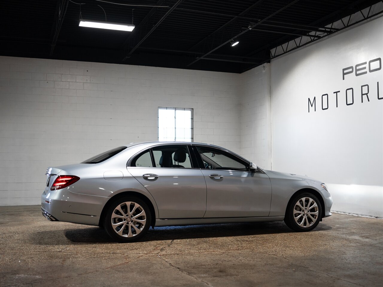 2017 Mercedes-Benz E 300 - Photo 9 - Peoria, IL 61615