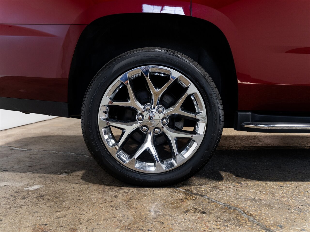 2019 GMC Yukon SLT - Photo 11 - Peoria, IL 61615