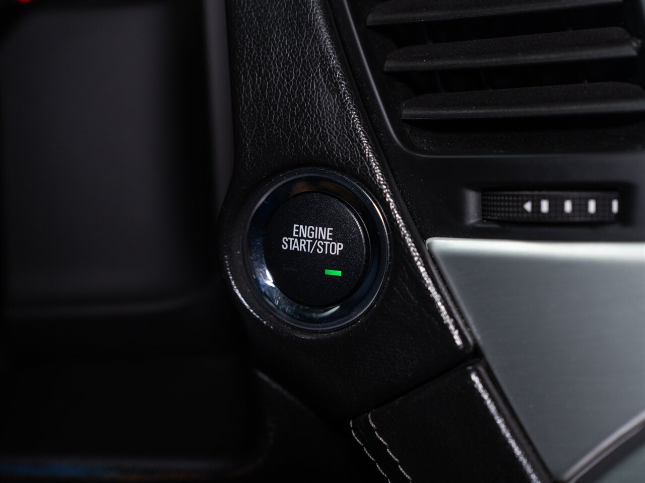 2019 GMC Yukon SLT - Photo 31 - Peoria, IL 61615
