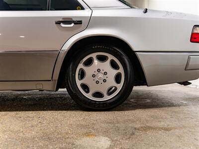 1994 Mercedes-Benz E 500 - Photo 12 - Peoria, IL 61615