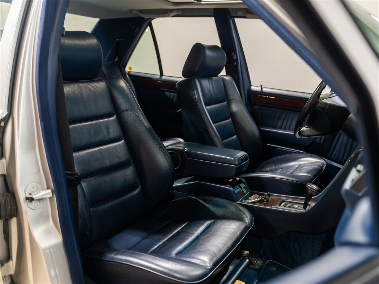 1994 Mercedes-Benz E 500 - Photo 34 - Peoria, IL 61615