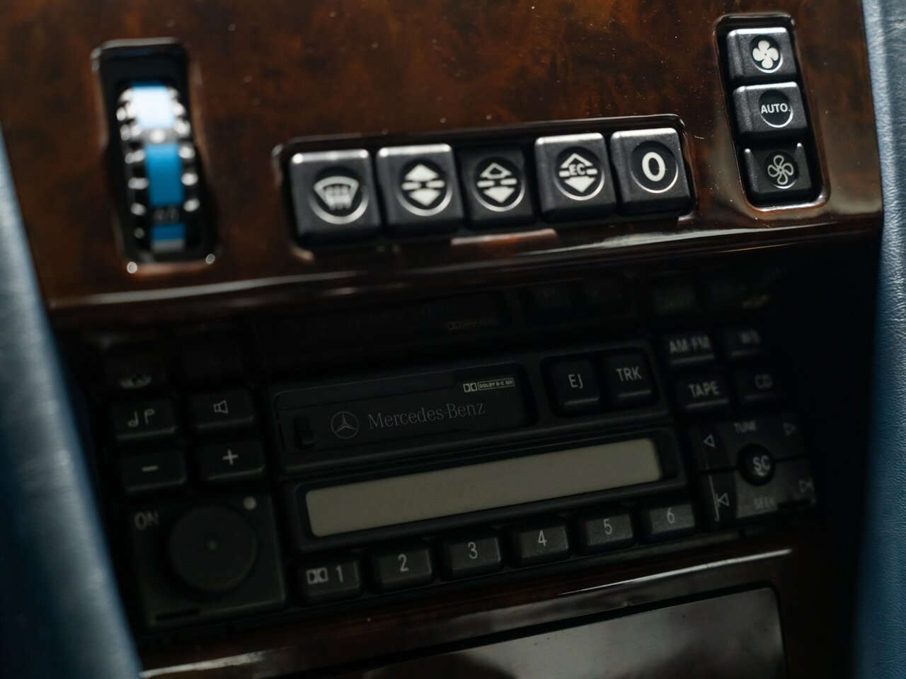 1994 Mercedes-Benz E 500 - Photo 30 - Peoria, IL 61615