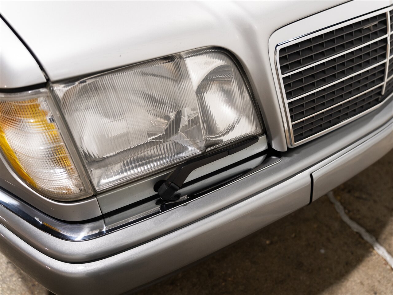 1994 Mercedes-Benz E 500 - Photo 16 - Peoria, IL 61615