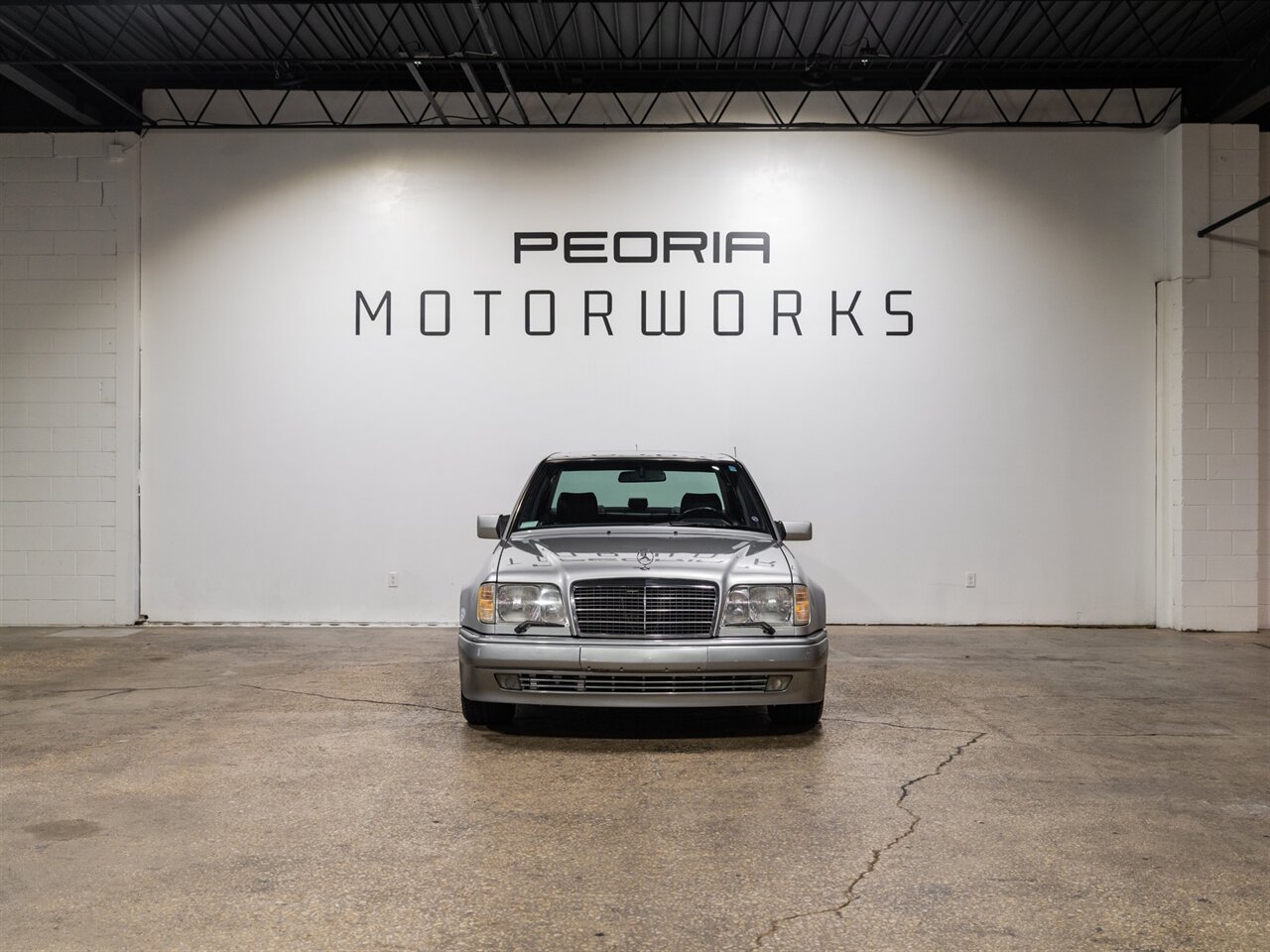 1994 Mercedes-Benz E 500 - Photo 2 - Peoria, IL 61615