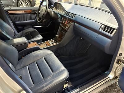 1994 Mercedes-Benz E 500   - Photo 5 - Peoria, IL 61615