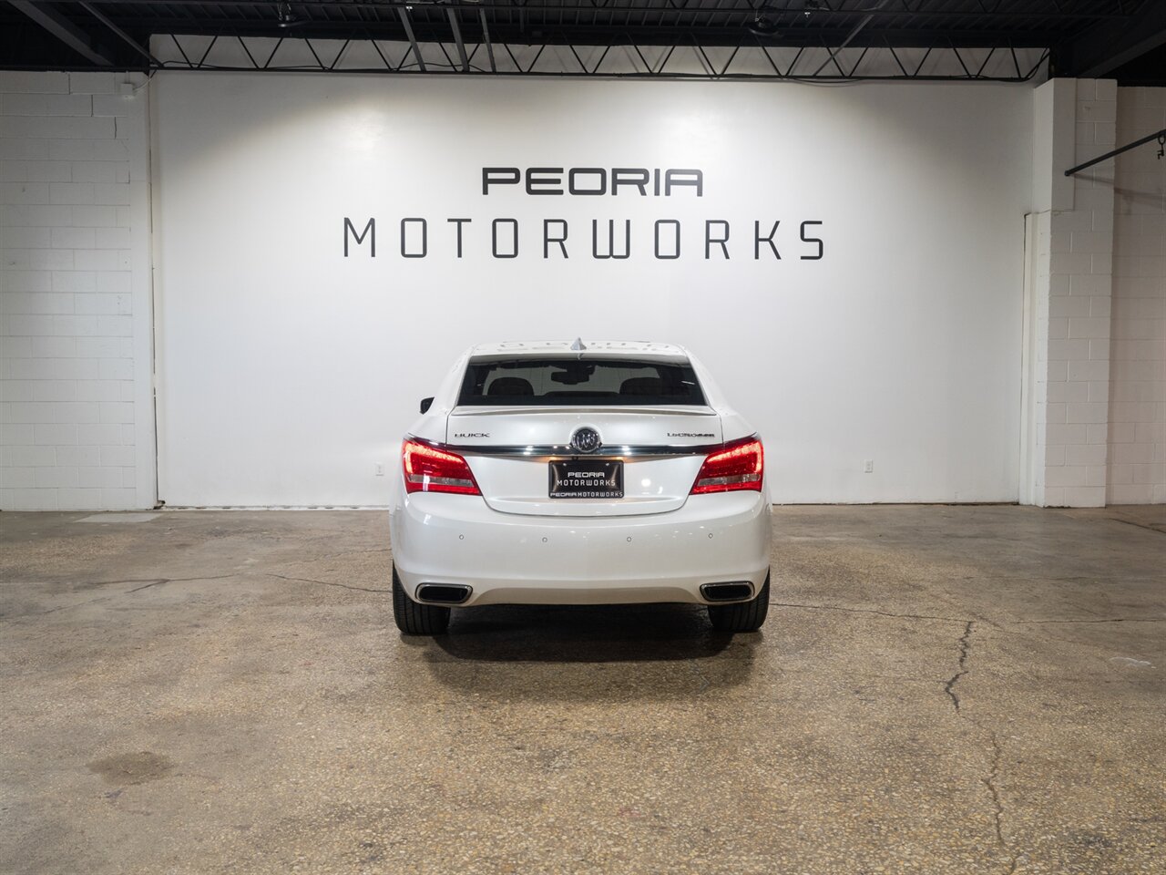 2016 Buick LaCrosse Premium II - Photo 9 - Peoria, IL 61615