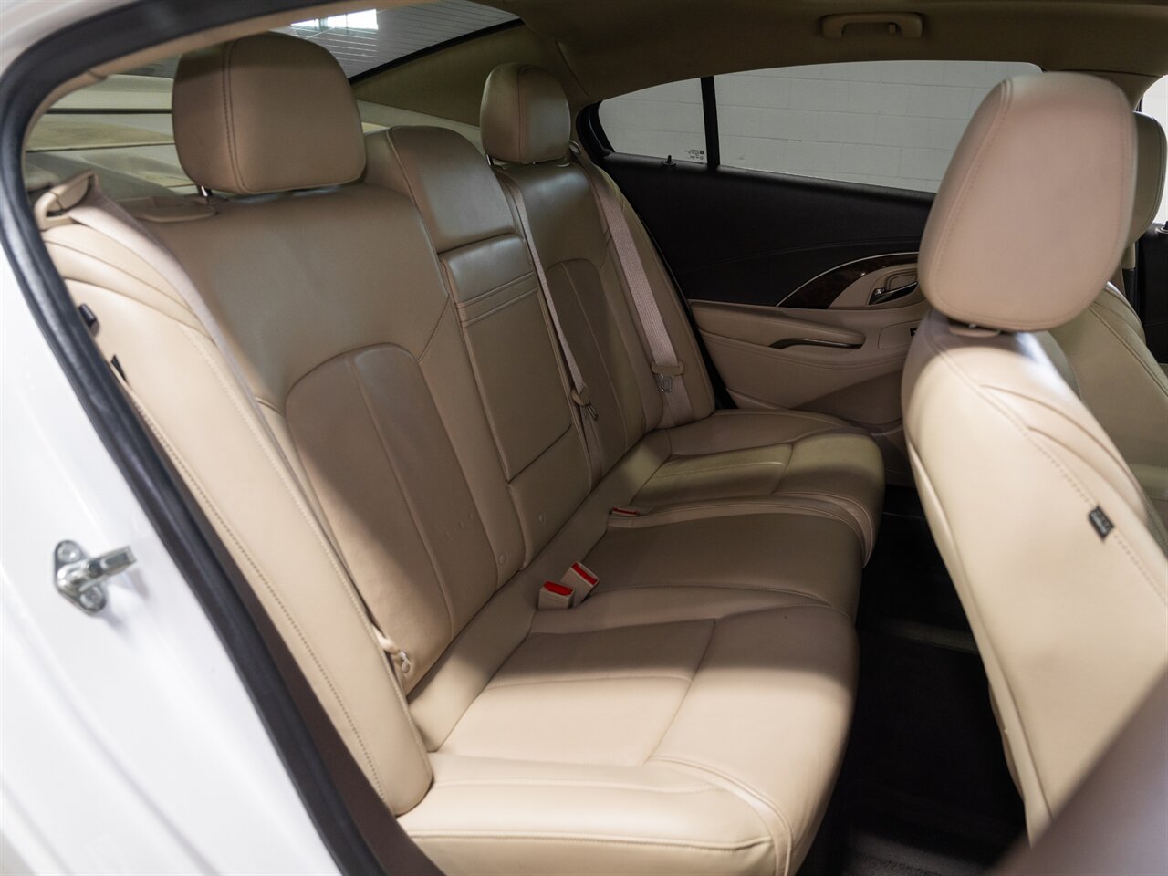 2016 Buick LaCrosse Premium II - Photo 21 - Peoria, IL 61615