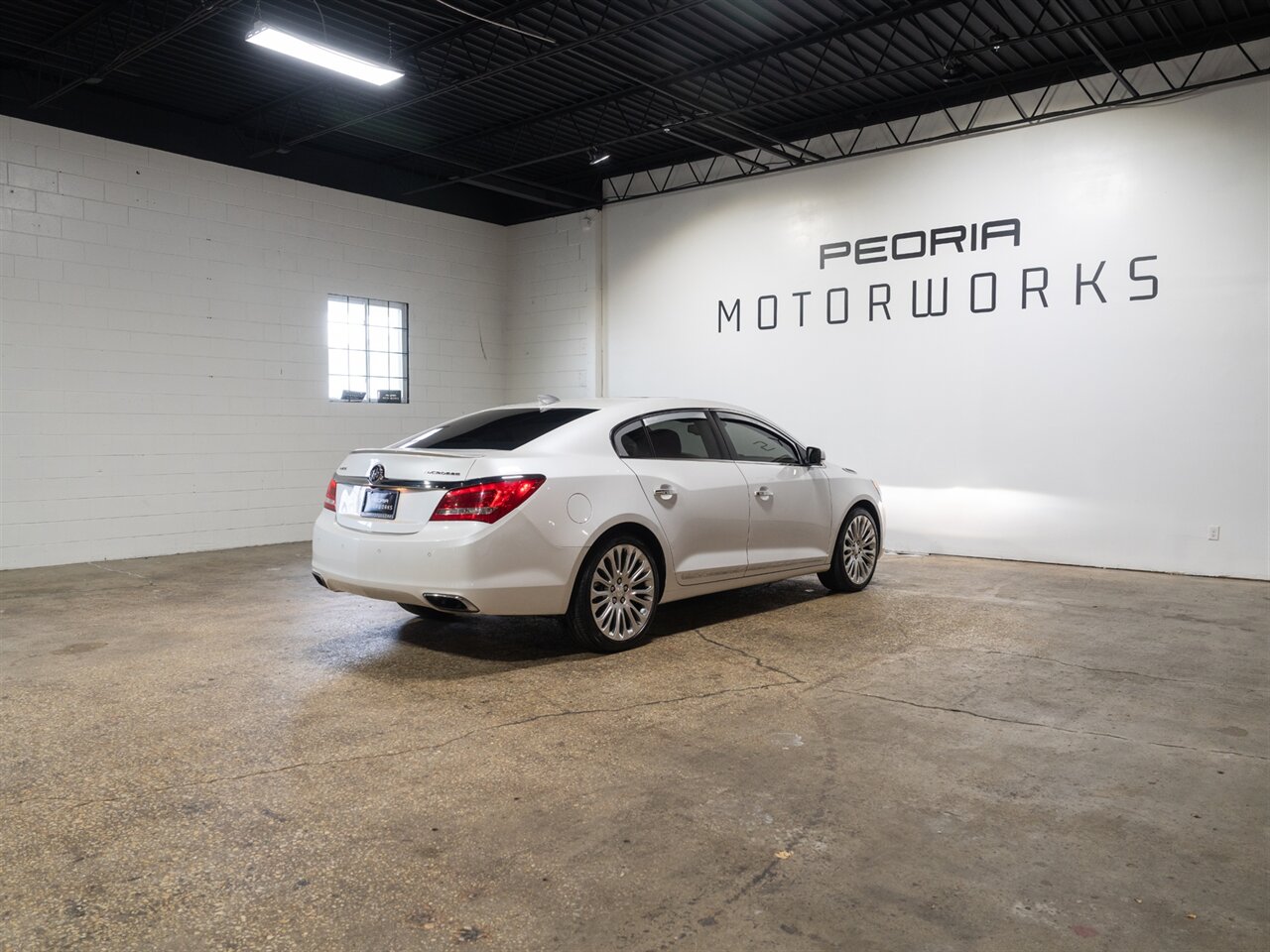 2016 Buick LaCrosse Premium II - Photo 6 - Peoria, IL 61615