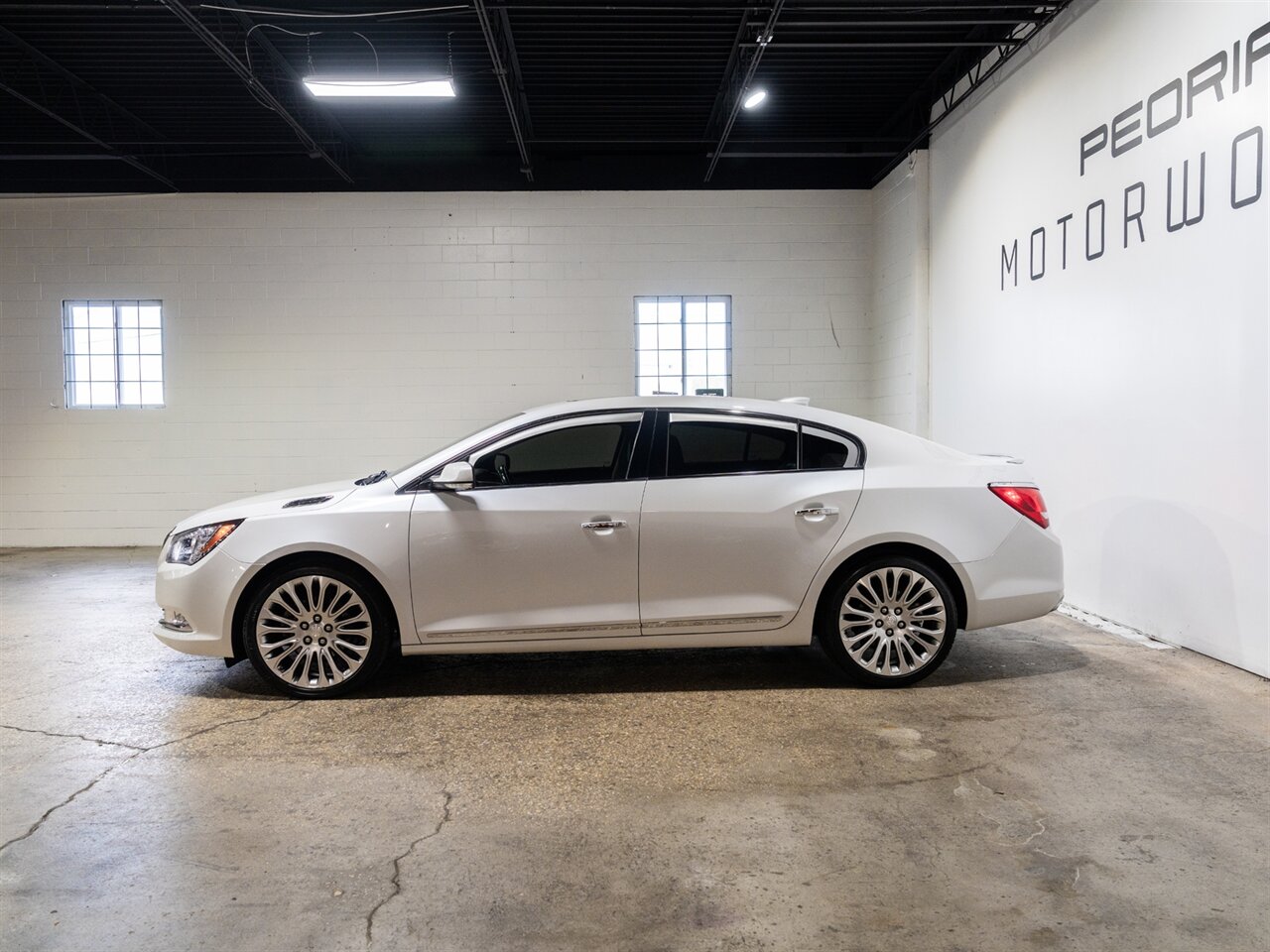 2016 Buick LaCrosse Premium II - Photo 7 - Peoria, IL 61615