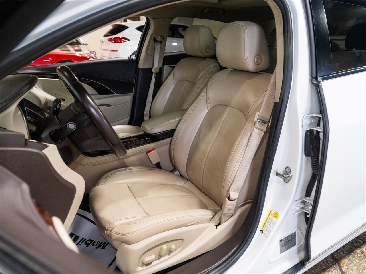2016 Buick LaCrosse Premium II - Photo 19 - Peoria, IL 61615