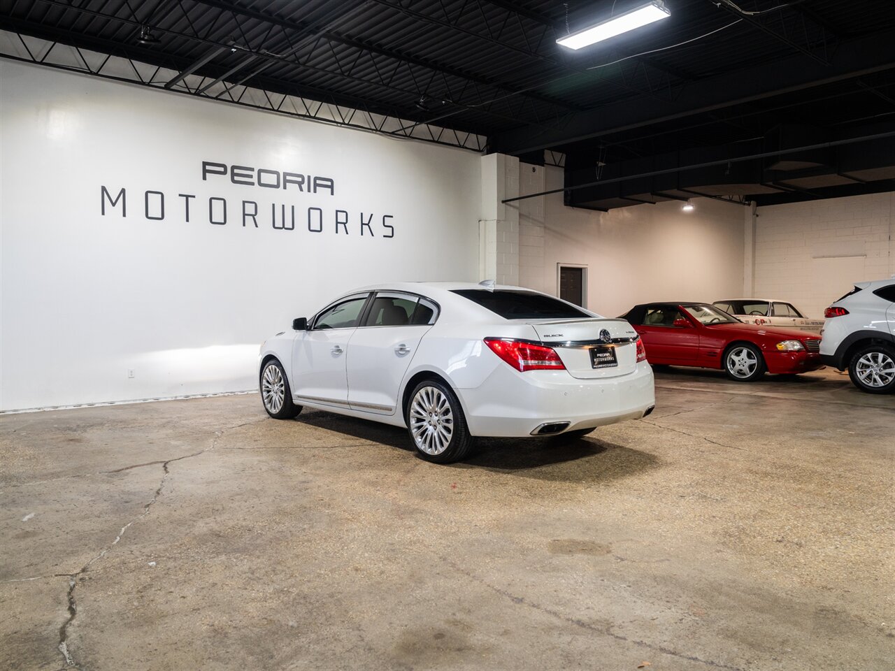 2016 Buick LaCrosse Premium II - Photo 5 - Peoria, IL 61615