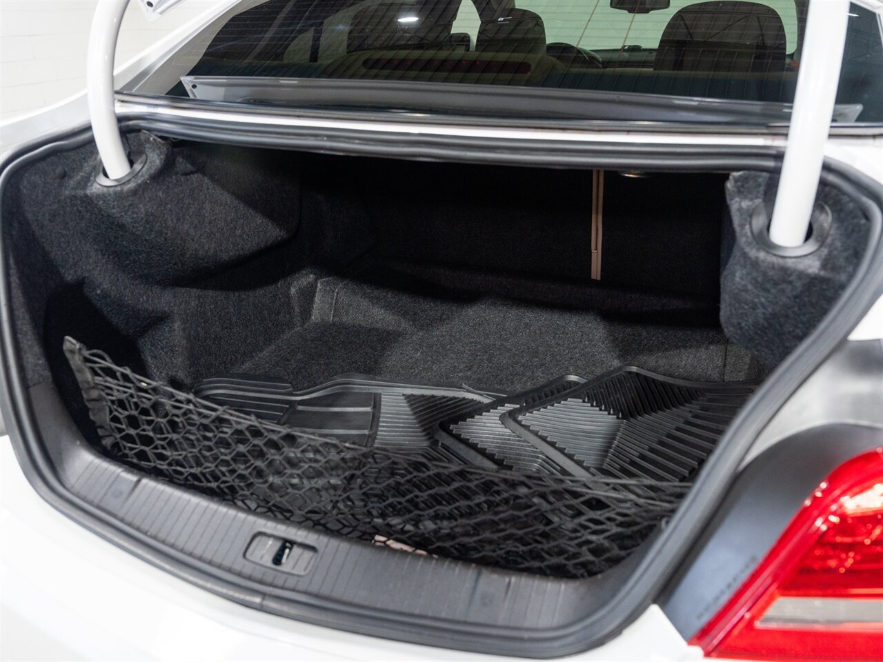 2016 Buick LaCrosse Premium II - Photo 14 - Peoria, IL 61615