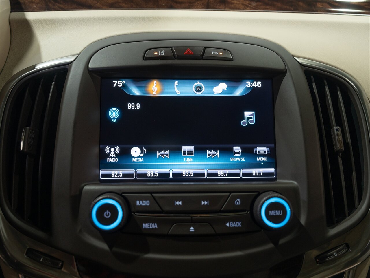 2016 Buick LaCrosse Premium II - Photo 16 - Peoria, IL 61615