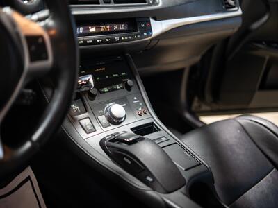 2012 Lexus CT 200h   - Photo 24 - Peoria, IL 61615