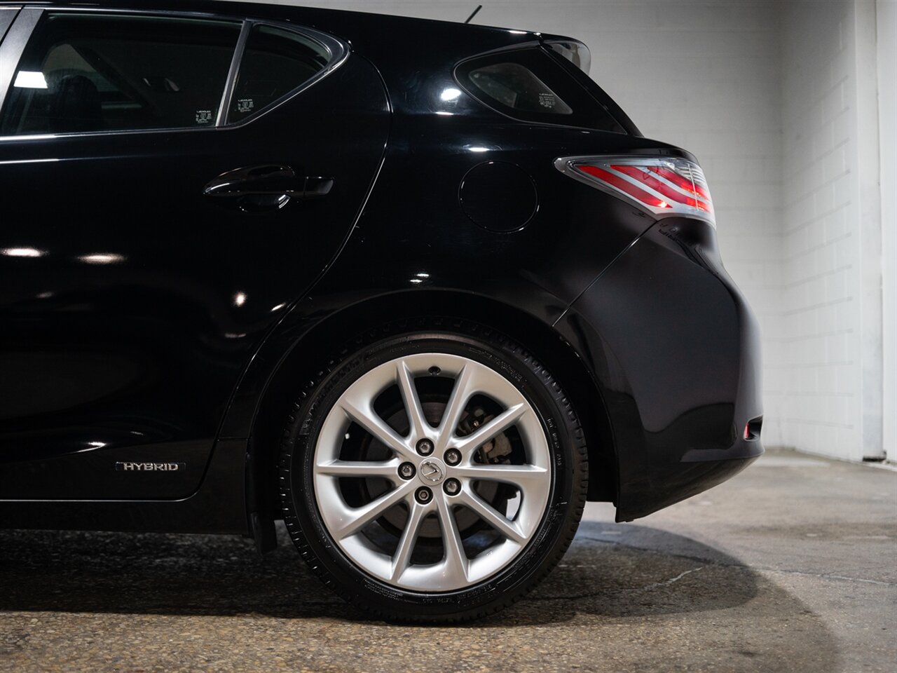 2012 Lexus CT 200h   - Photo 17 - Peoria, IL 61615